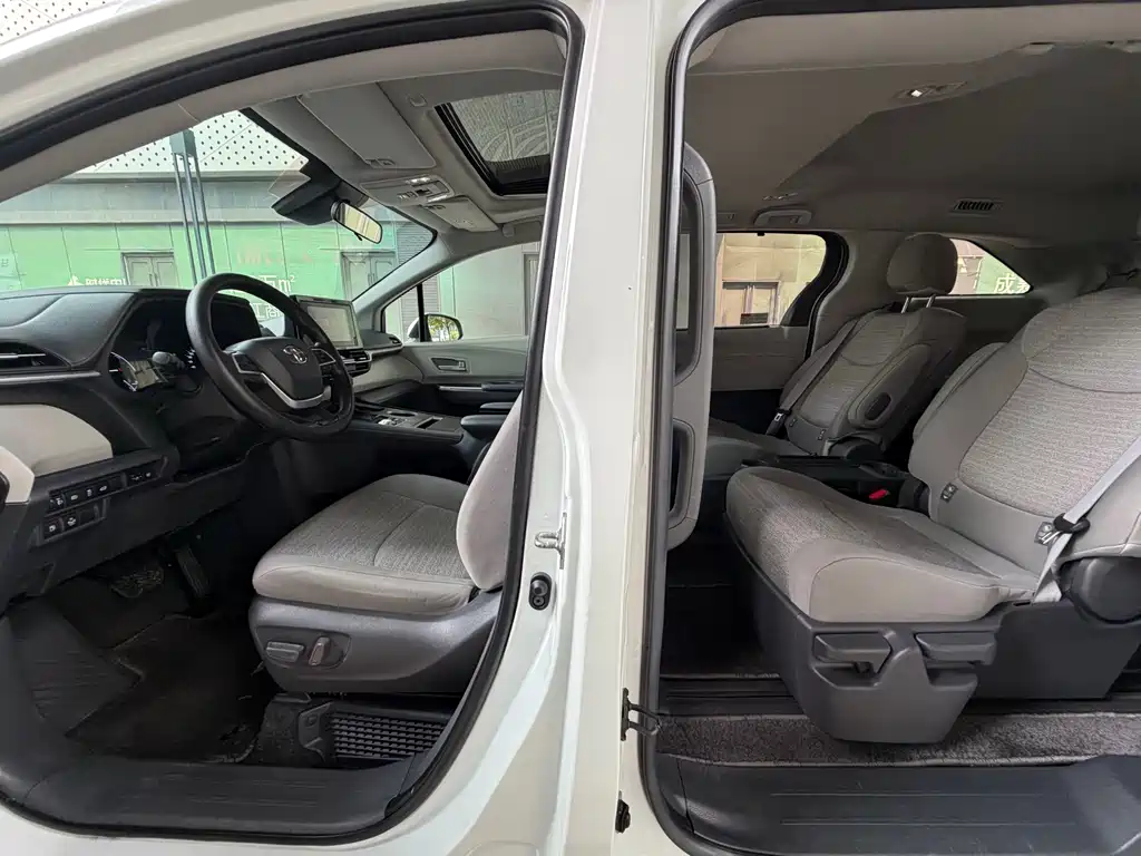 Toyota Sienna 2023