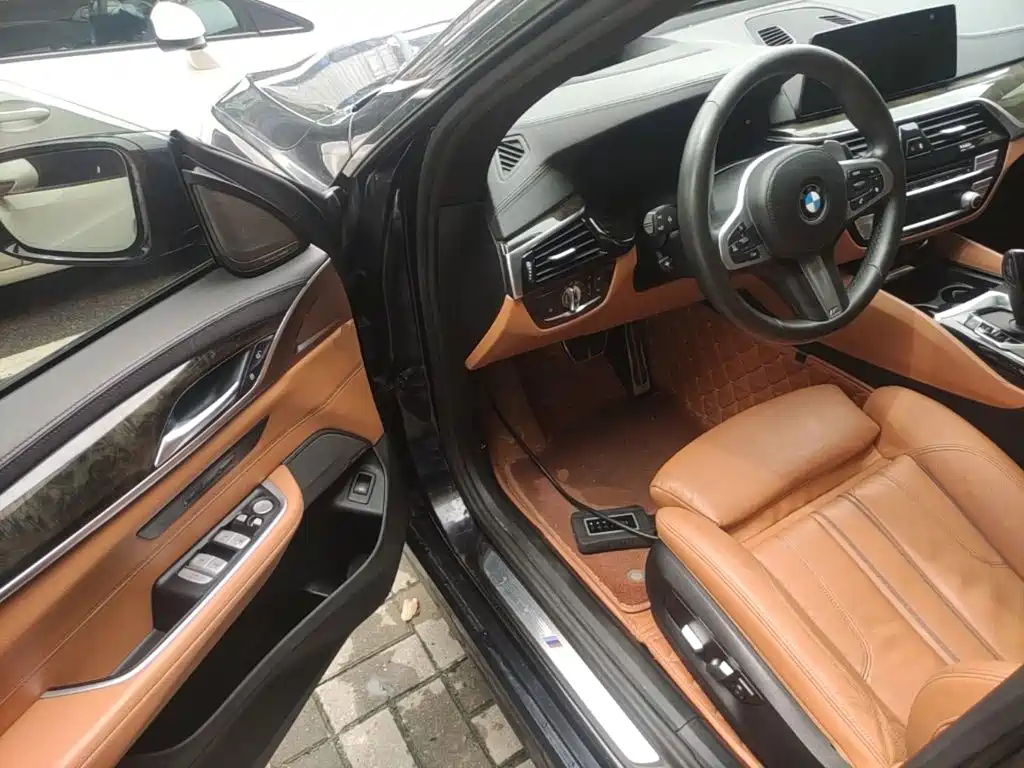 BMW 6 Series GT 2019 — фото 16