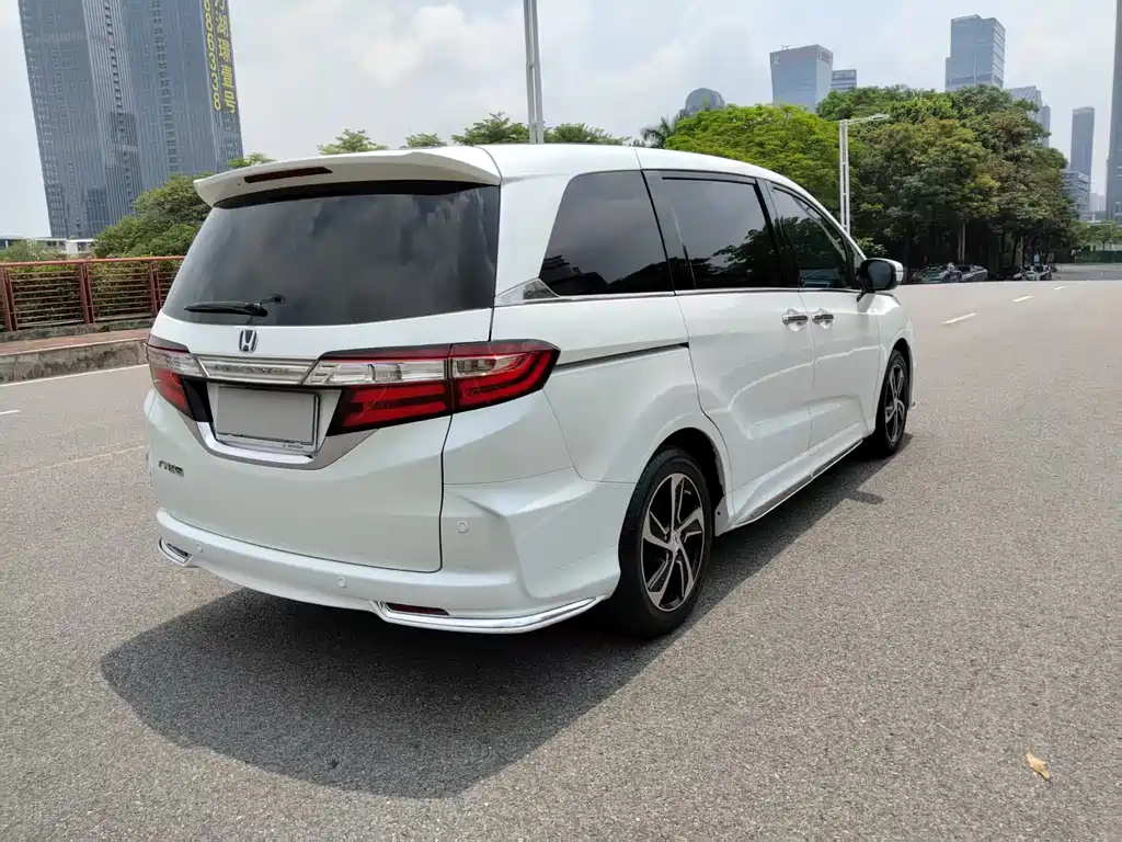 Honda Odyssey 2015 — фото 13