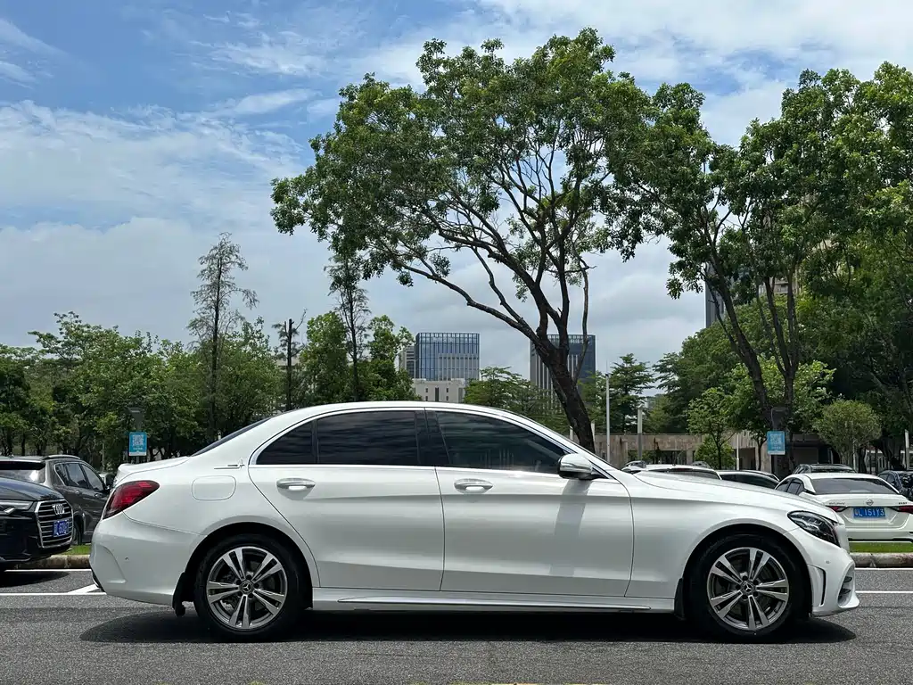 Mercedes-Benz C-Class 2019 — фото 15