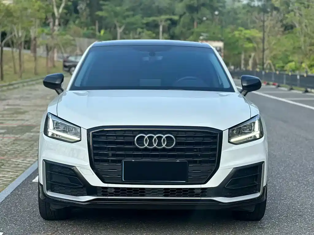 Audi Q2L 2020 — фото 2