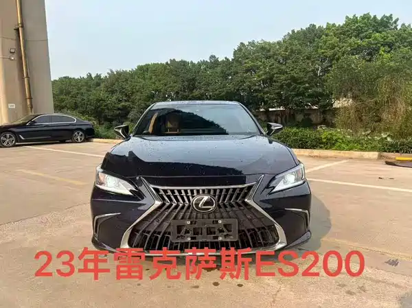 Lexus ES 2023