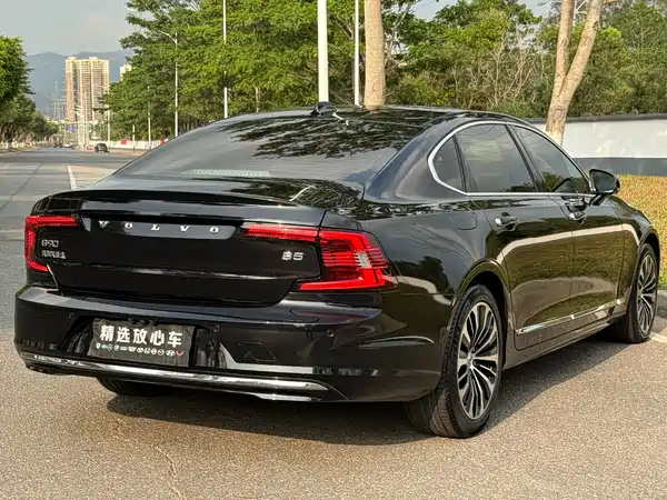 Volvo S90 2022