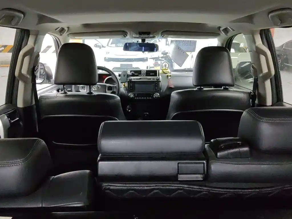 Toyota Prado 2016 — фото 9