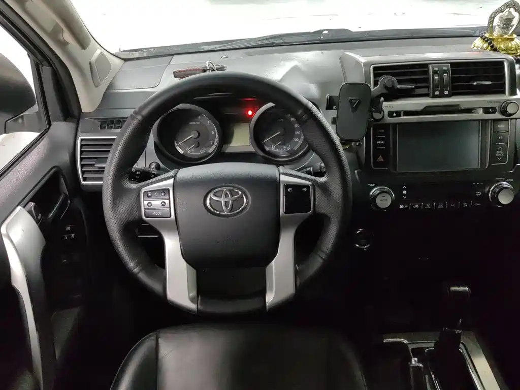 Toyota Prado 2016 — фото 10