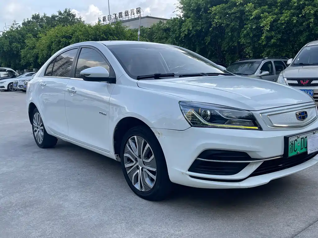 Geely Emgrand New Energy 2018 — фото 3