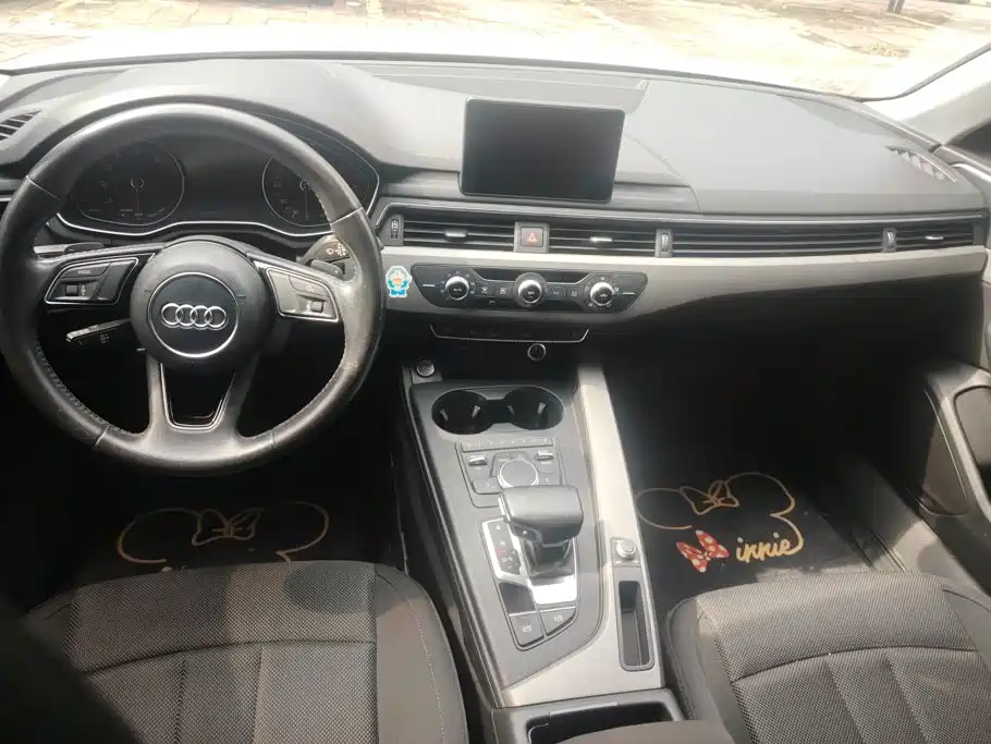 Audi A4L 2018 — фото 12
