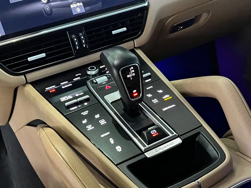 Porsche Cayenne 2018 — фото 12