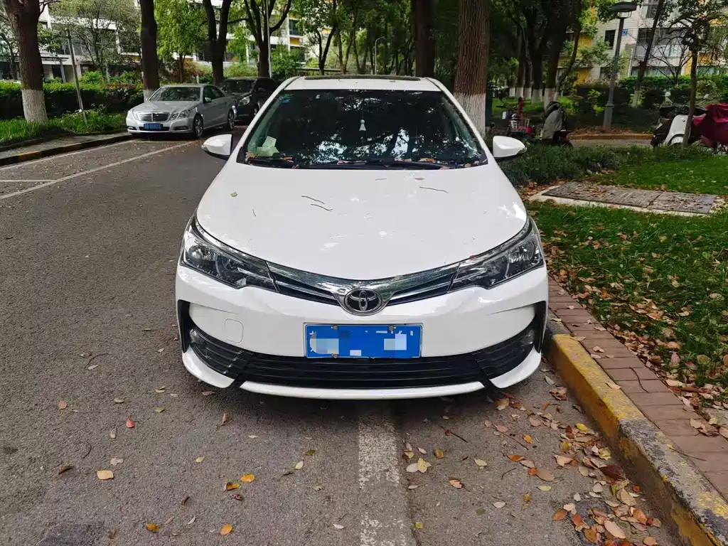 Toyota Corolla 2018 — фото 2