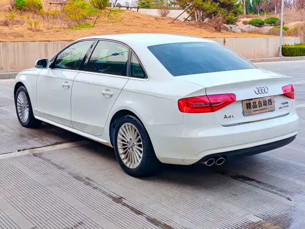 Audi A4L 2015
