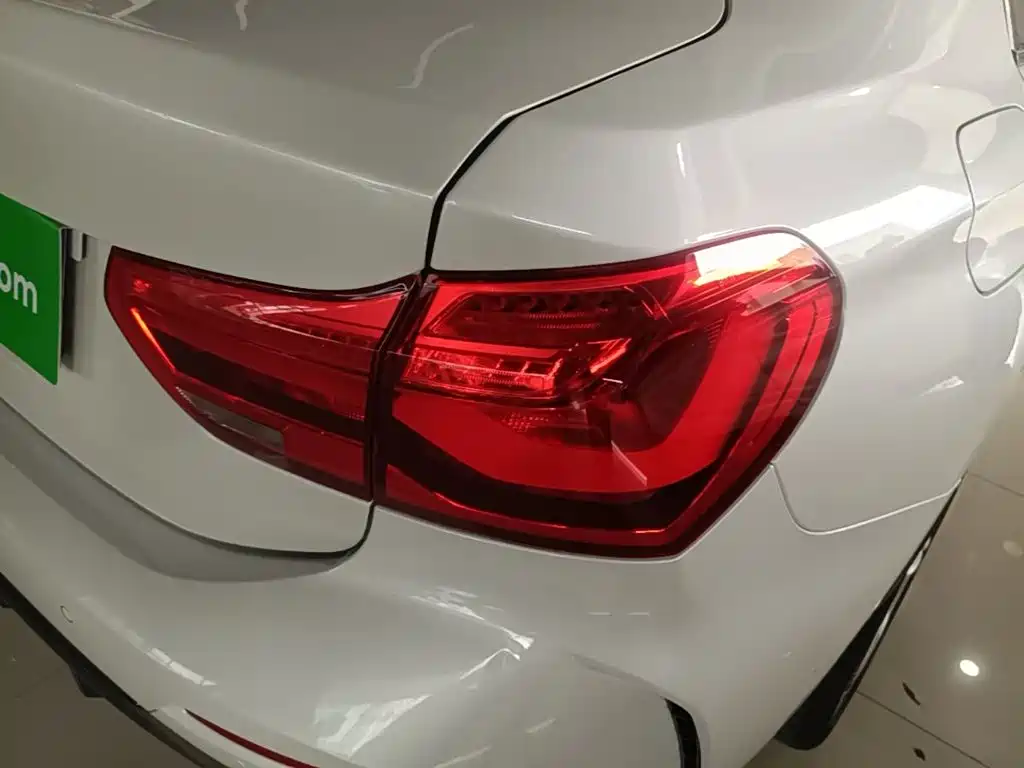 BMW 1 Series 2019 — фото 8