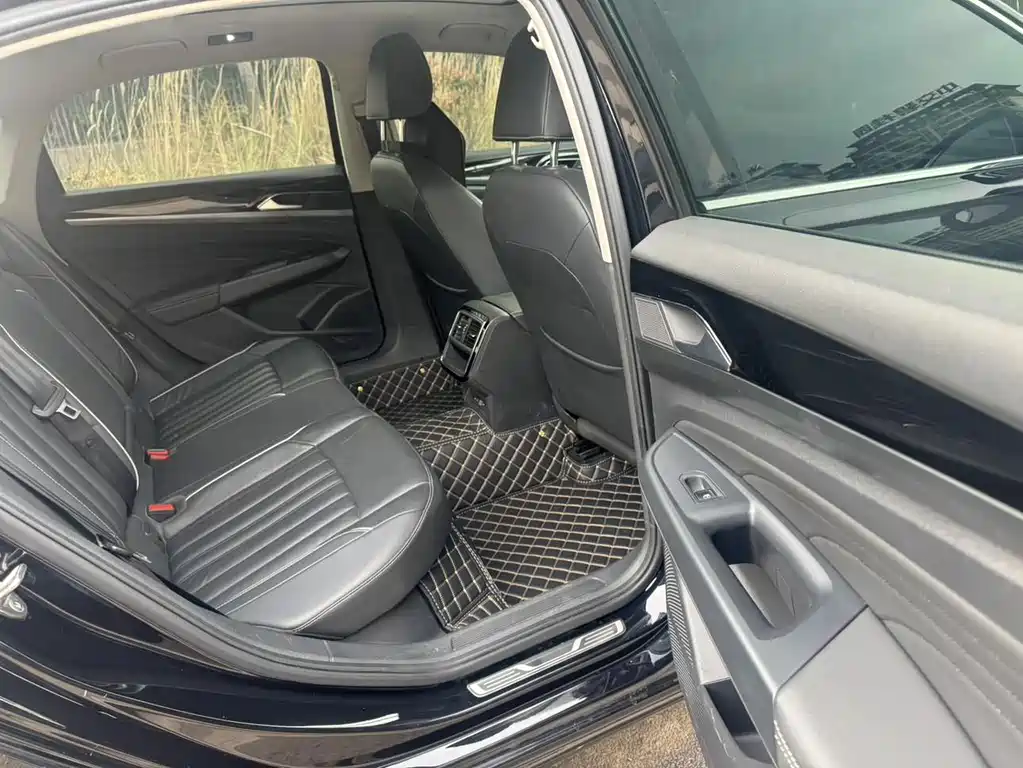 Volkswagen Passat 2022