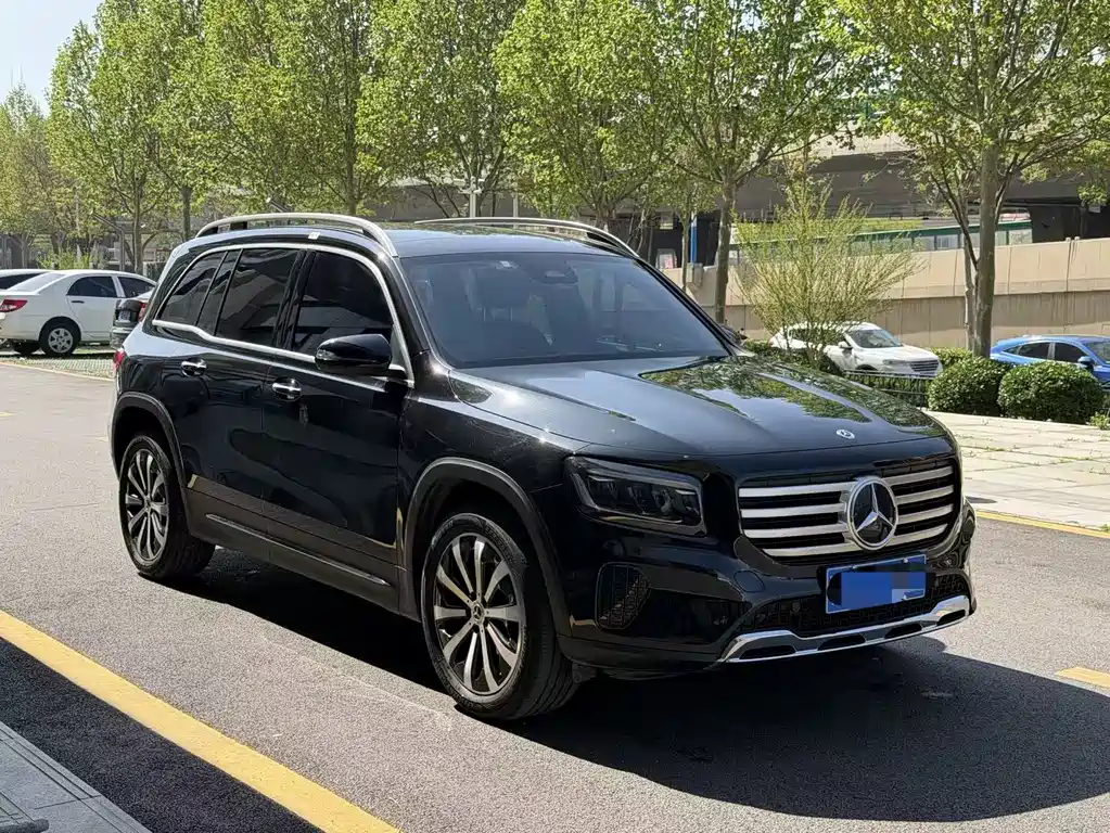 Mercedes-Benz GLB 2024 — фото 3