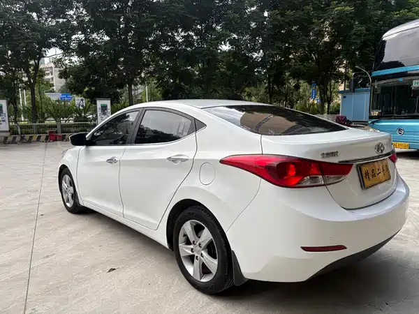 Hyundai Elantra Langdong 2013