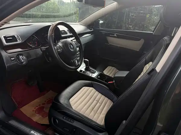 Volkswagen Magotan 2012