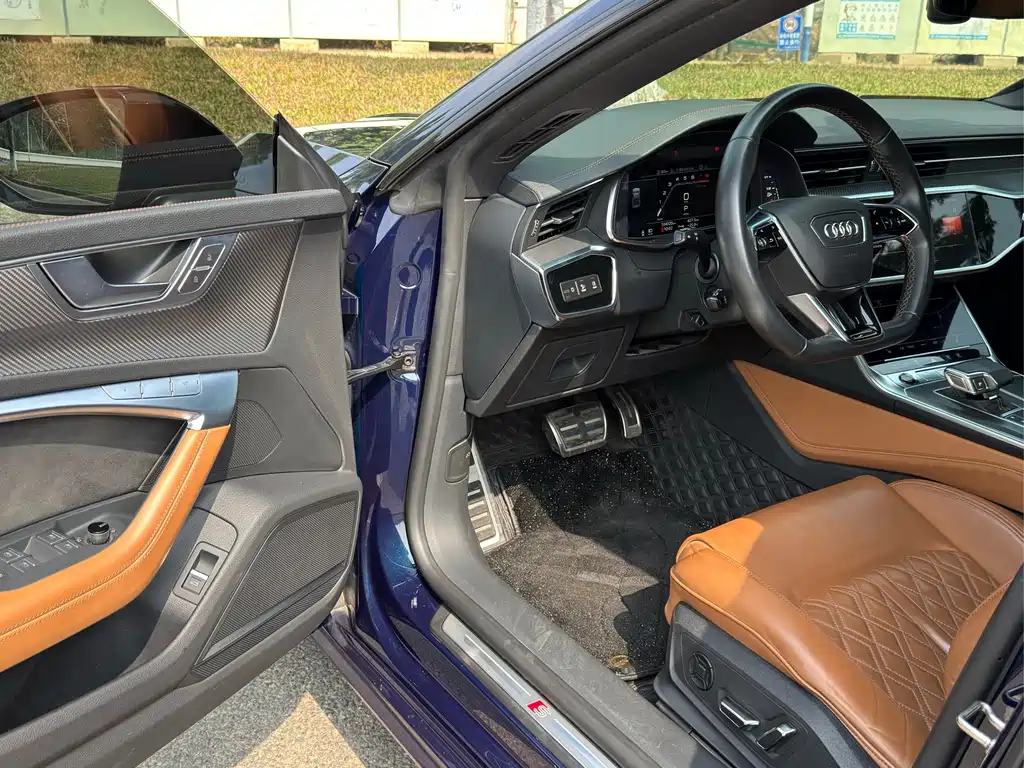 Audi A7L 2022 — фото 14