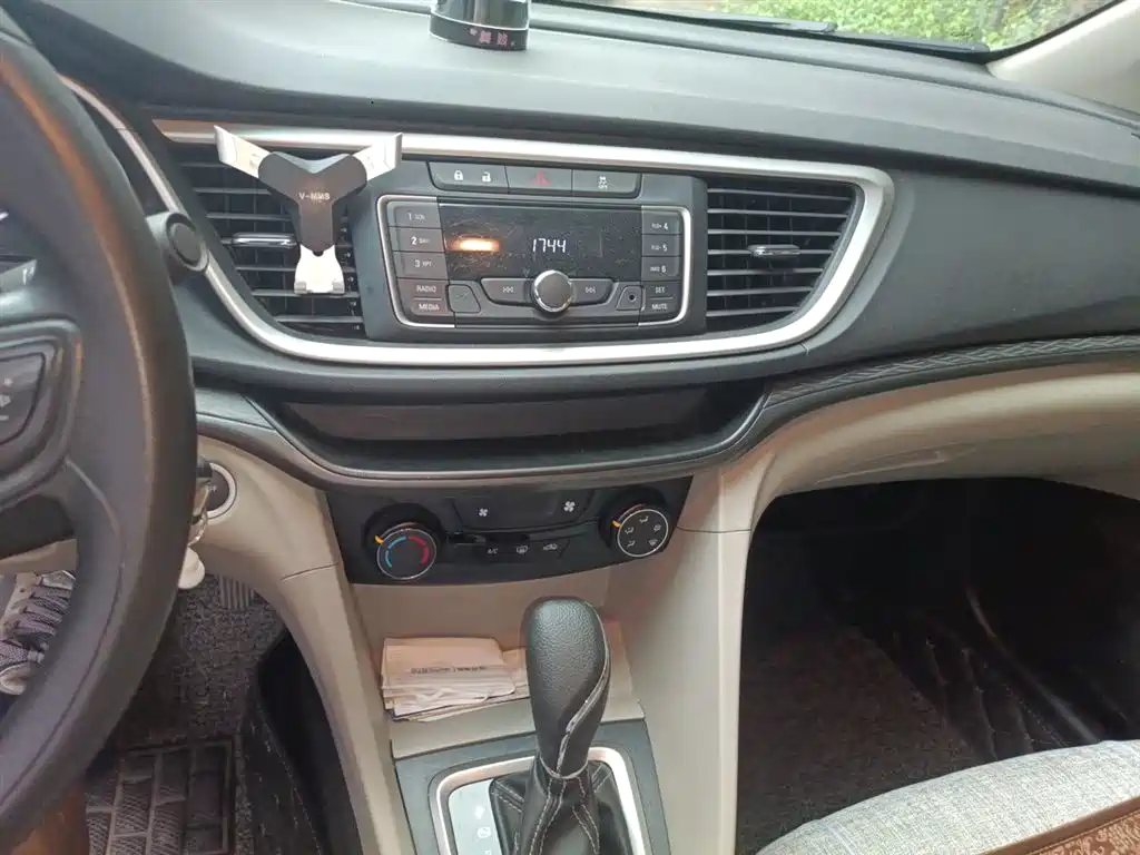 Buick Excelle 2016 — фото 14