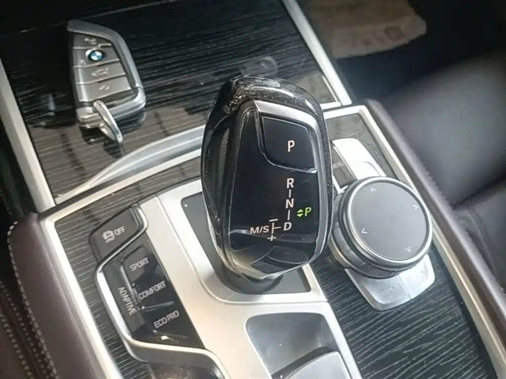 BMW 7 Series 2020 — фото 14