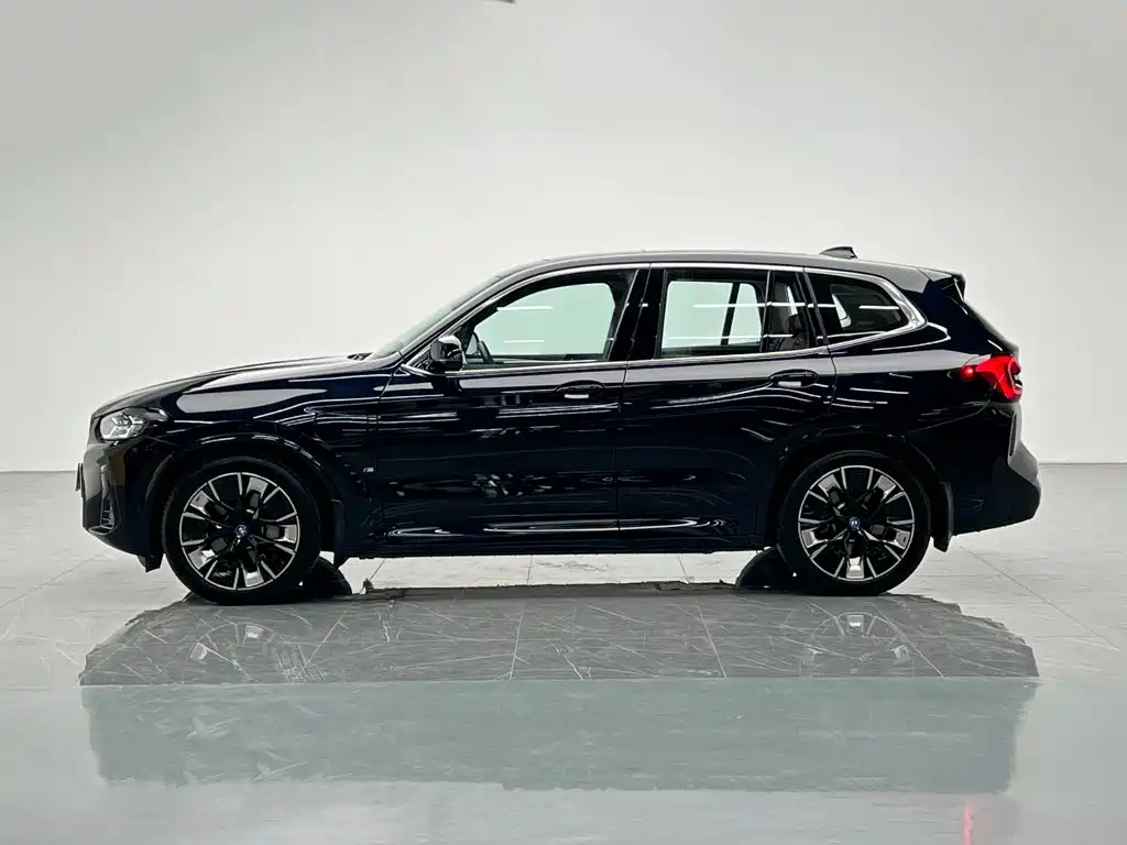 BMW iX3 2024 — фото 3