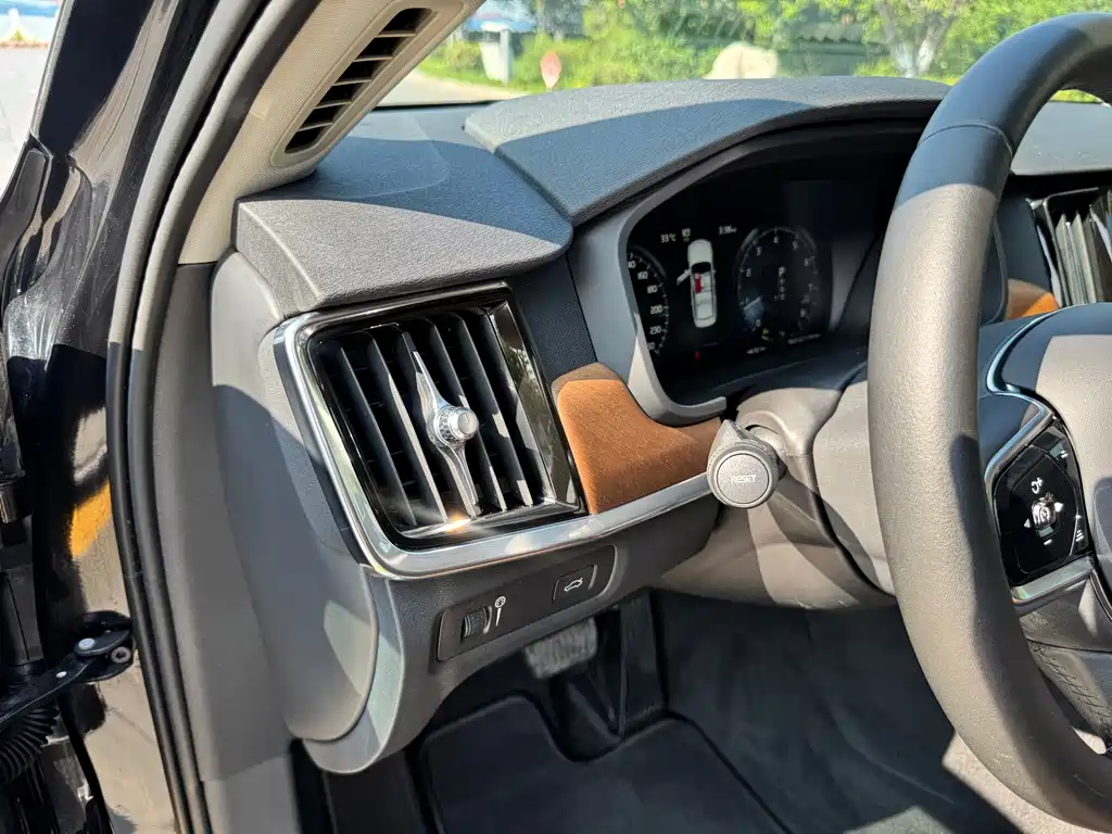 Volvo S90 2019 — фото 10