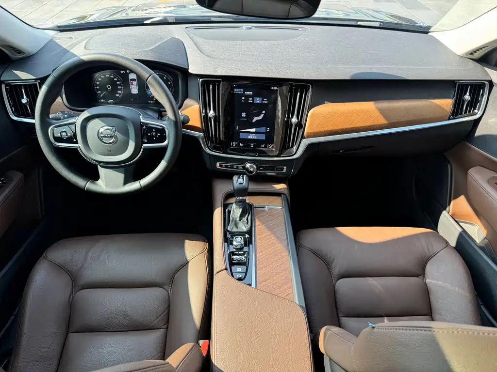 Volvo S90 2019 — фото 14