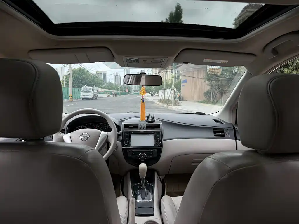 Nissan Tiida 2013