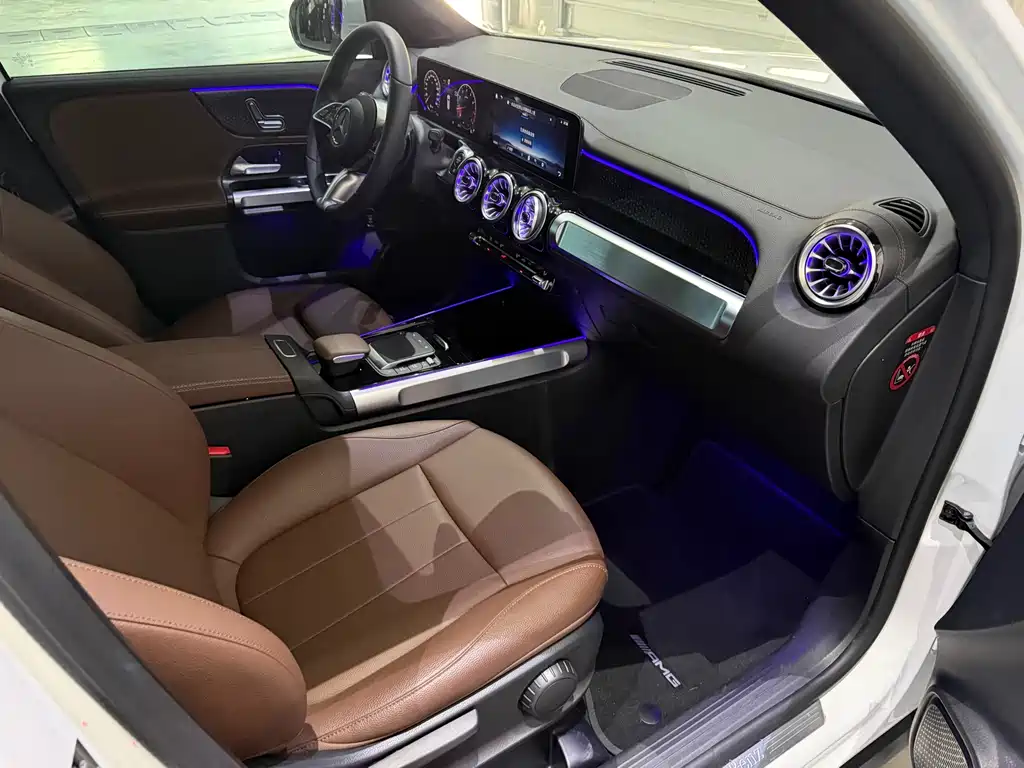 Mercedes-Benz GLB 2024