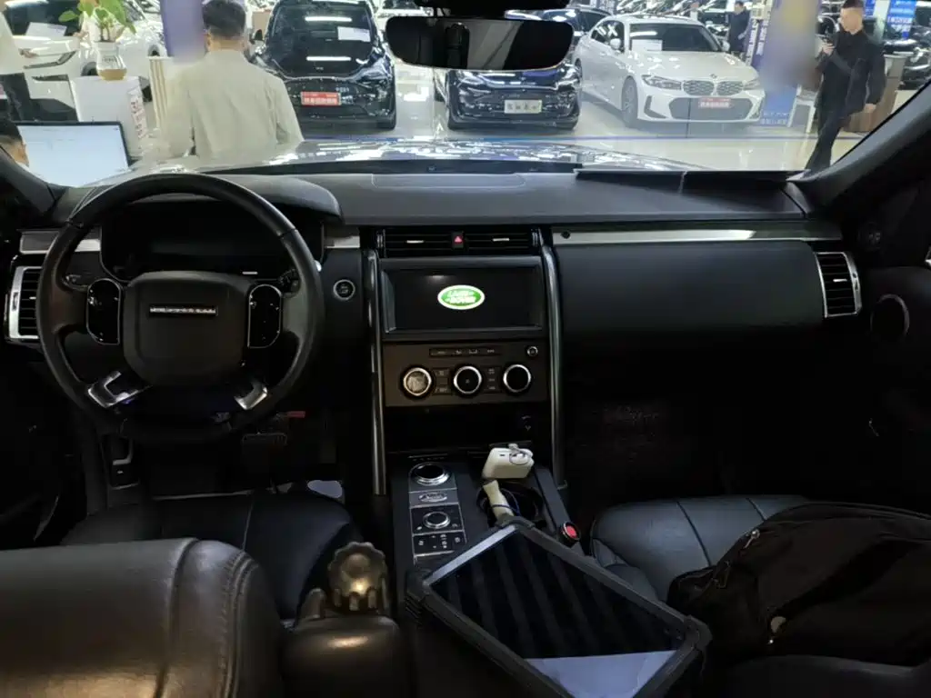 Land Rover Discovery 2021 — фото 10