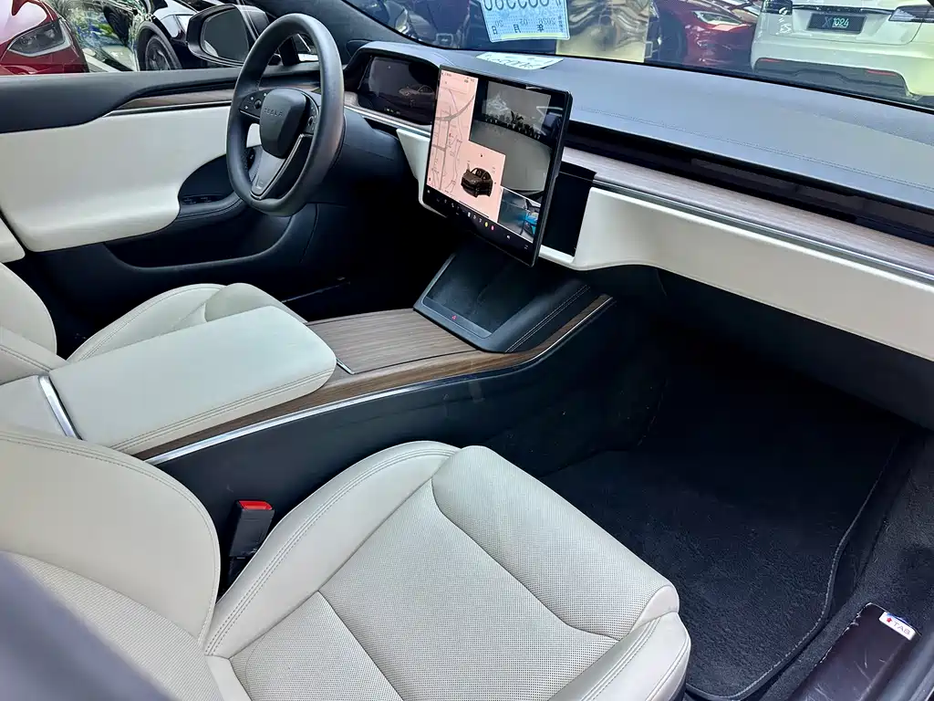 Tesla Model S 2024 — фото 16