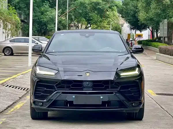 Lamborghini Urus 2021