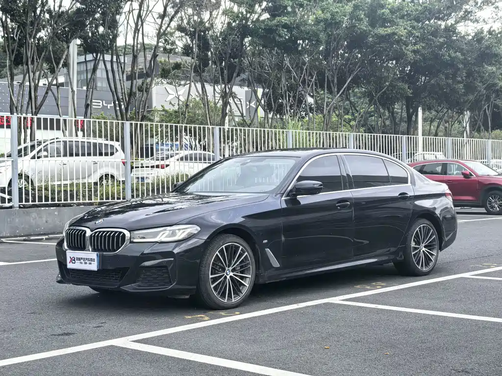 BMW 5 Series 2021 — фото 1