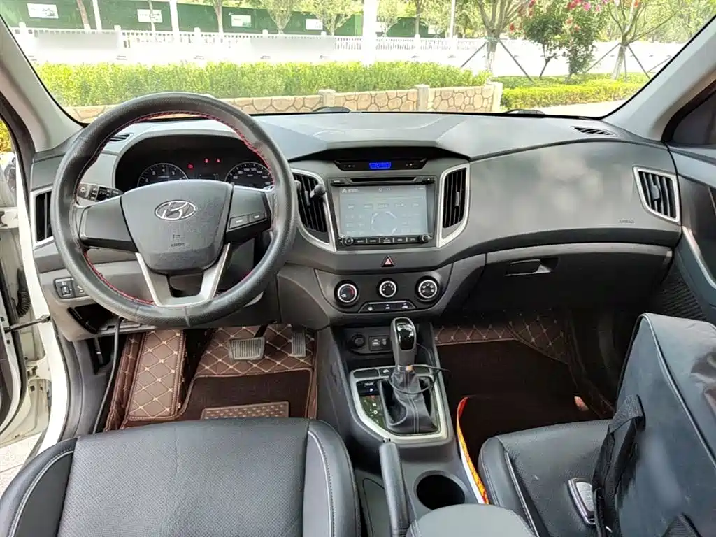 Hyundai ix25 2015 — фото 10
