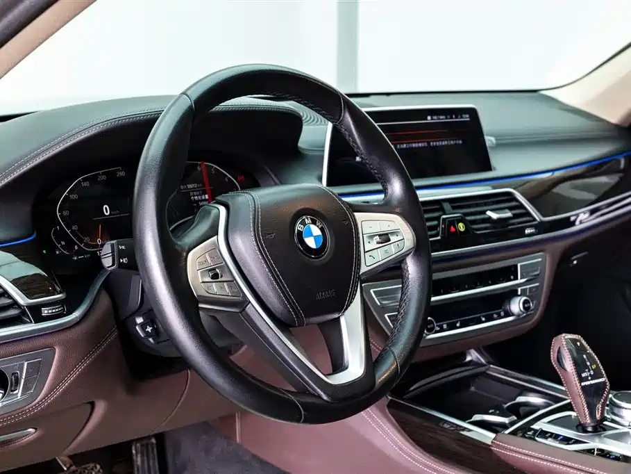 BMW 7 Series 2021 — фото 20