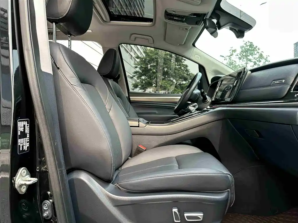 GAC Motor Trumpchi M8 2022 — фото 6