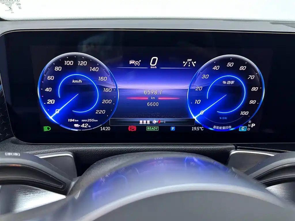Mercedes-Benz EQB 2025 — фото 11