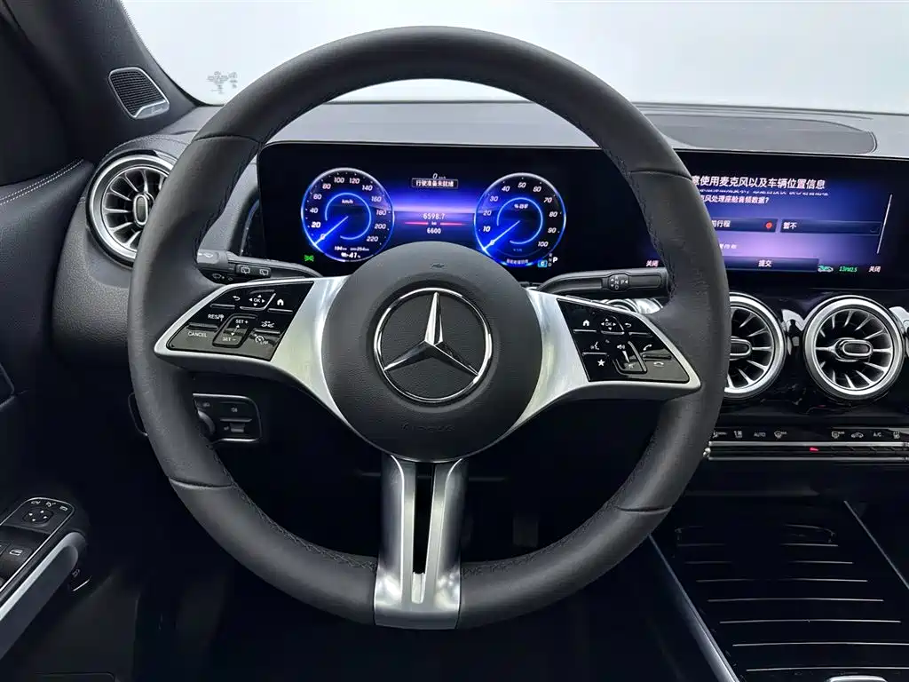 Mercedes-Benz EQB 2025 — фото 9
