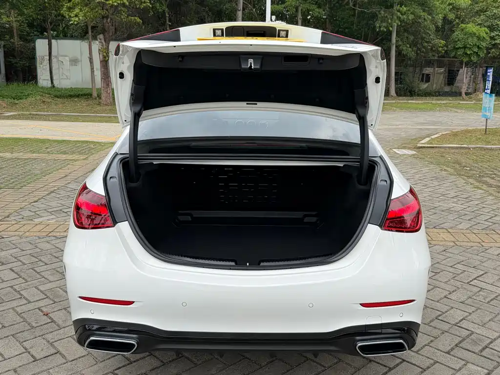 Mercedes-Benz C-Class 2022 — фото 17