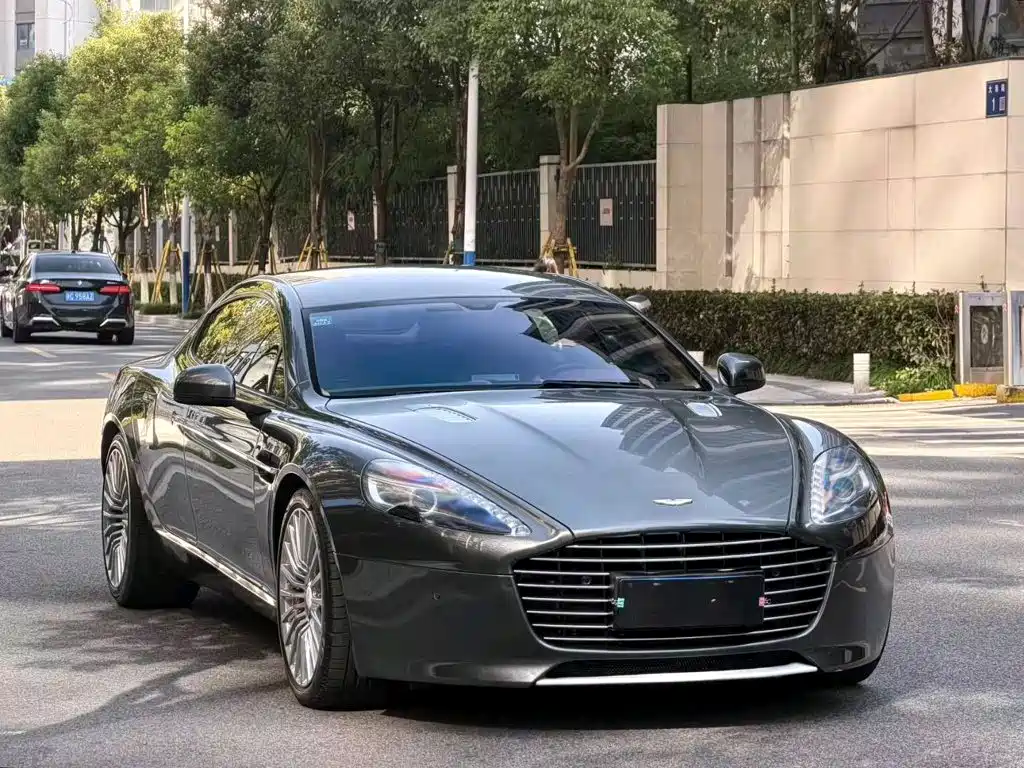 Aston Martin Rapide 2018 — фото 3