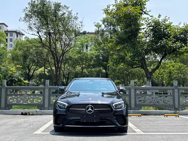 Mercedes-Benz E-Class 2022