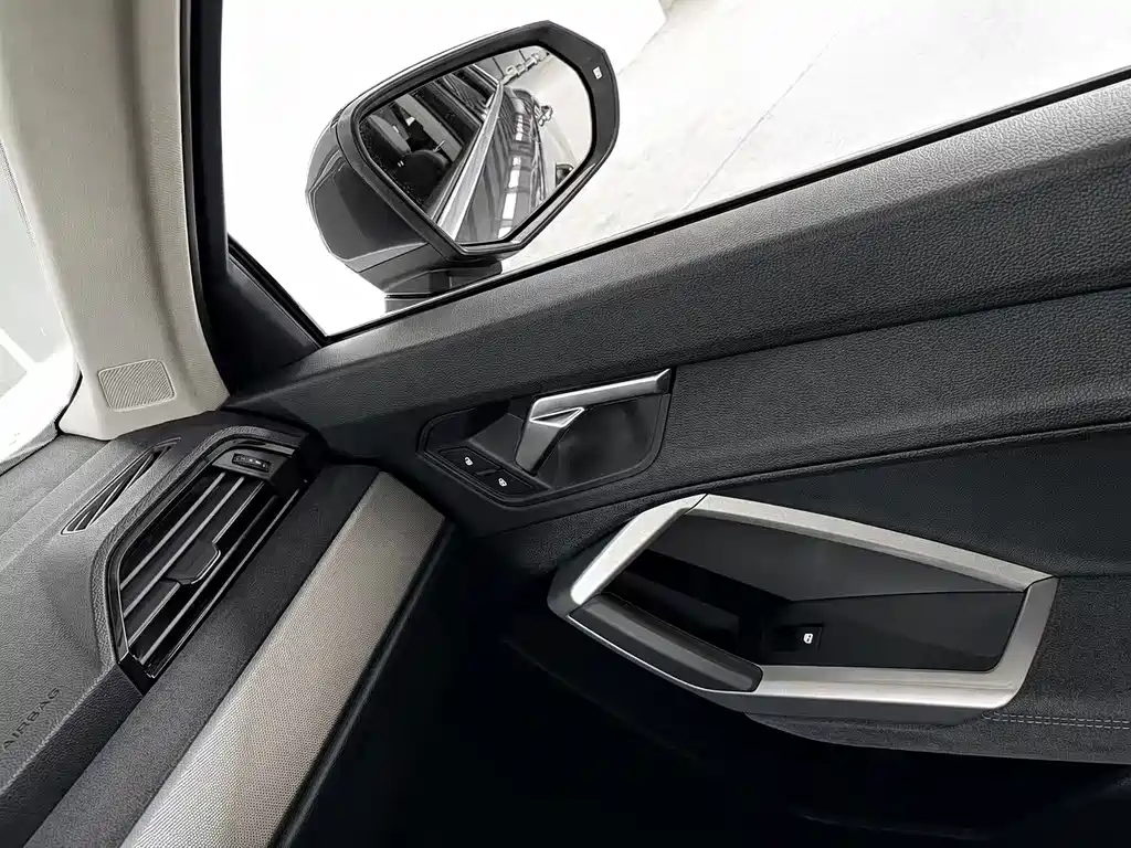 Audi Q3 2022 — фото 18