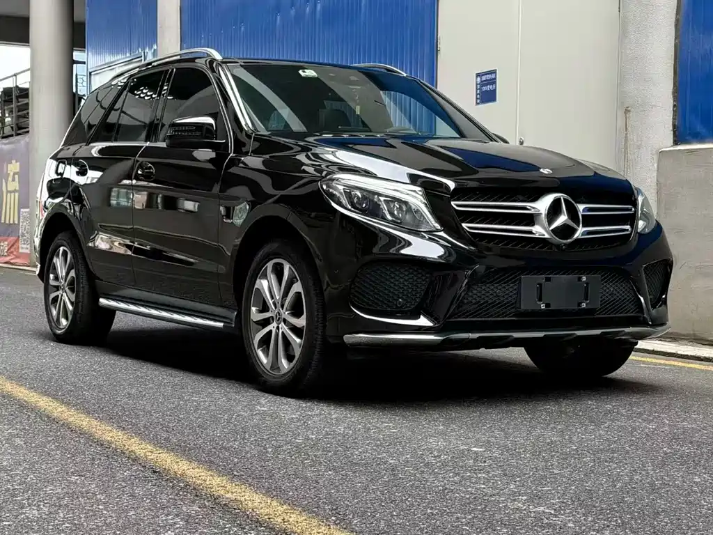 Mercedes-Benz GLE 2017 — фото 1
