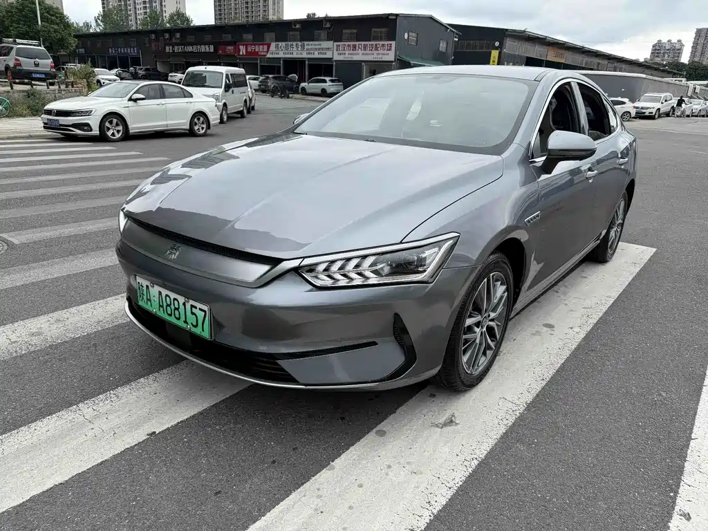 BYD Qin PLUS 2023 — фото 1