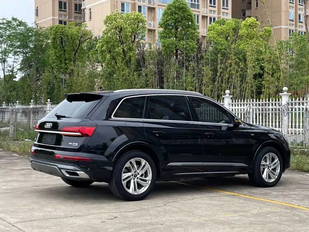 Audi Q7 2021