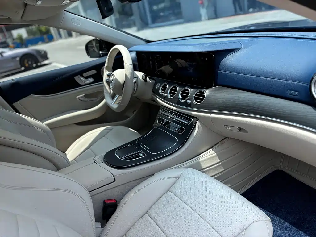 Mercedes-Benz E-Class 2022 — фото 10