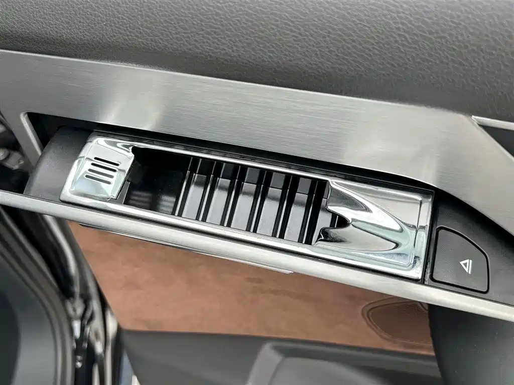 Audi A8 2014 — фото 14