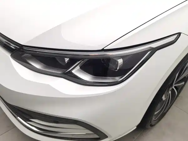 Volkswagen Golf 2021
