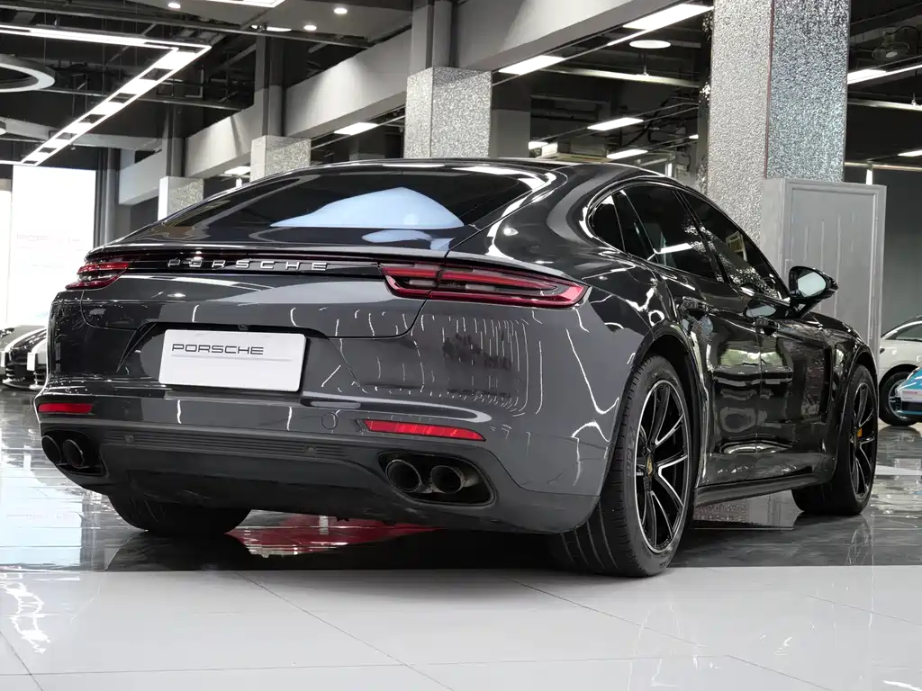 Porsche Panamera 2018 — фото 15