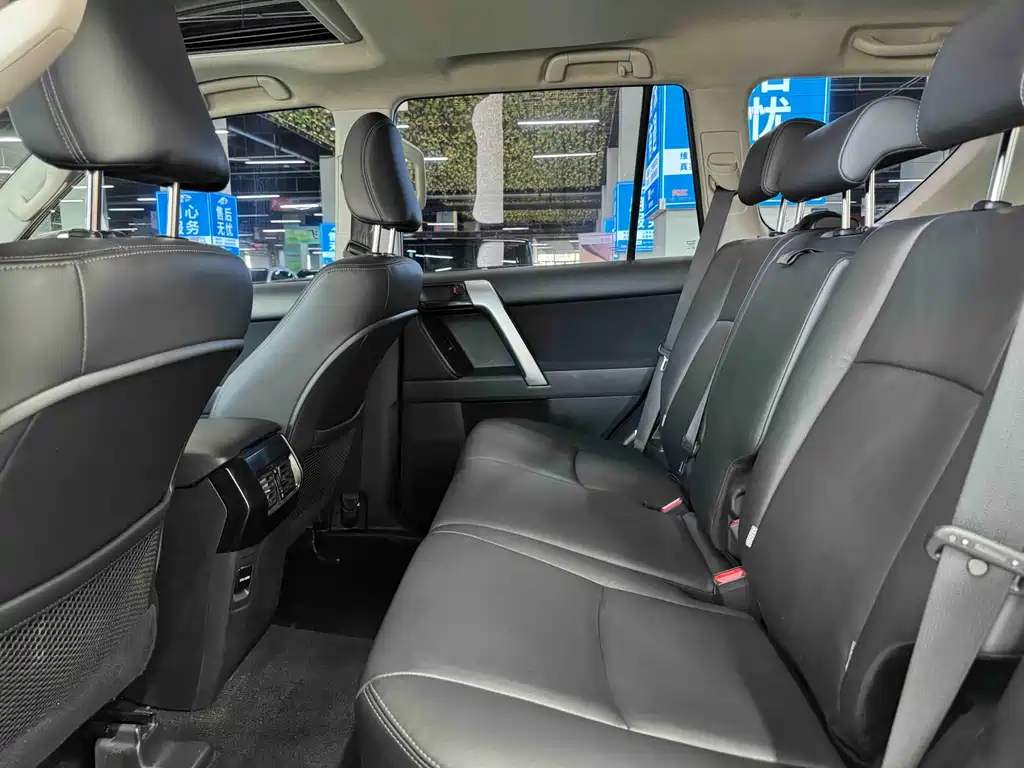 Toyota Prado 2017 — фото 11