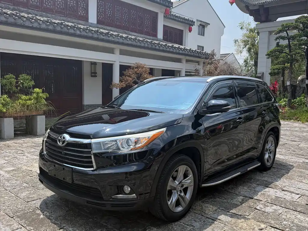 Toyota Highlander 2016 — фото 1