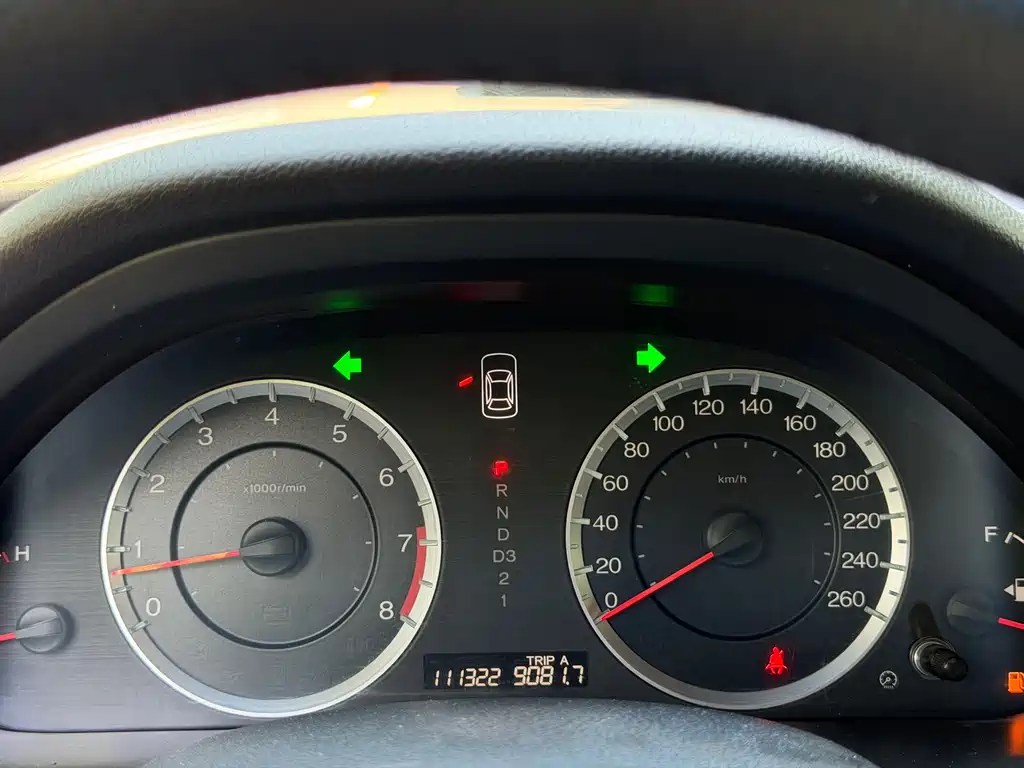 Honda Accord 2011 — фото 13